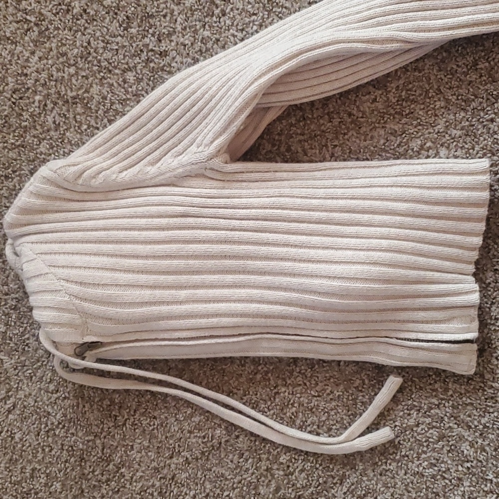 Long sleeve zip up hood
